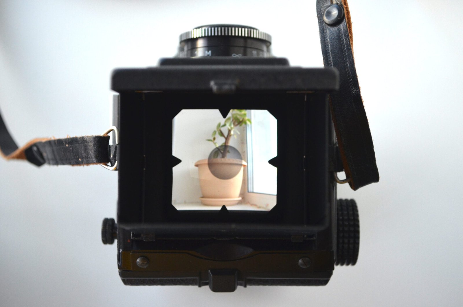 LUBITEL 166 B LOMO TLR Camera Medium Format 6x6. S/N: 81703442 - Image 8