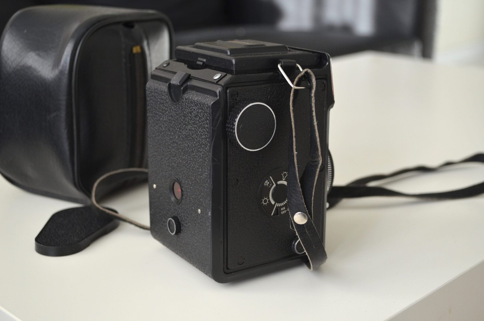 Lubitel 166 B LOMO TLR Camera Medium Format 6x6. S/N: 89016105 - Image 4