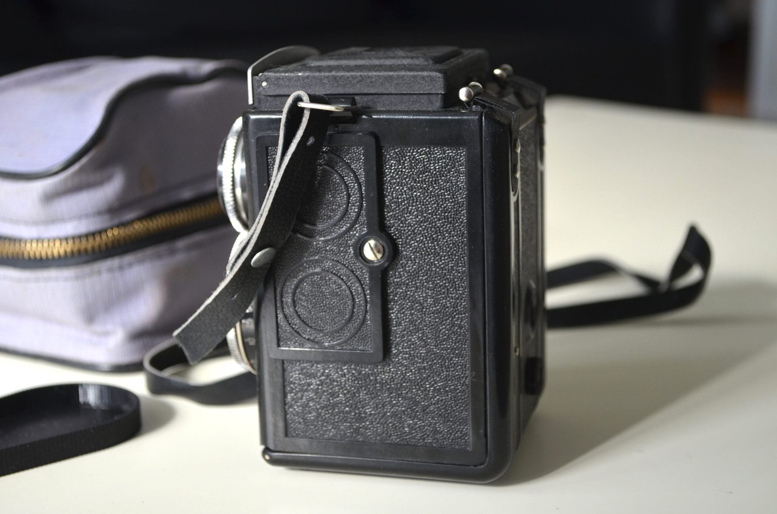 Lubitel Soviet TLR Camera Medium Format 6x6 S/N: 33699 - Image 2