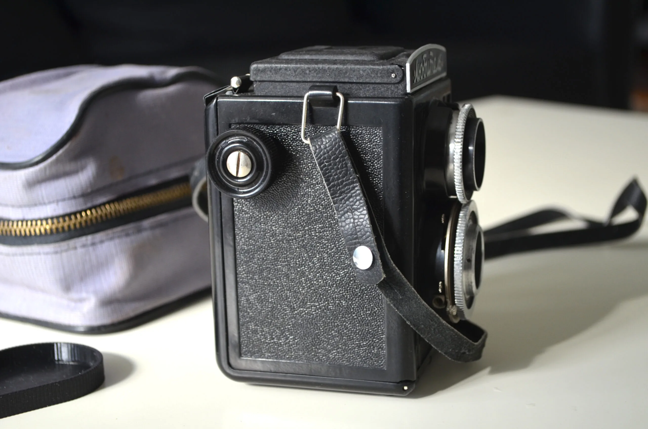 Lubitel Soviet TLR Camera Medium Format 6x6 S/N: 33699 - Image 4