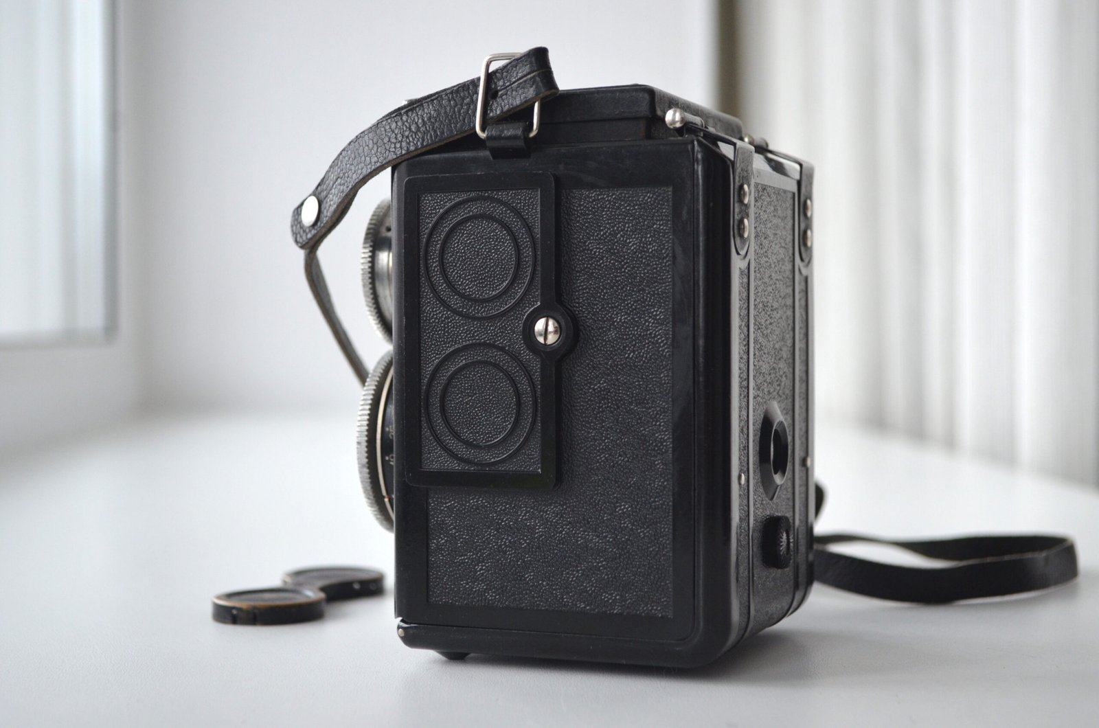 LUBITEL LOMO Soviet TLR Camera Medium Format 6x6. S/N: 55072834 - Image 4