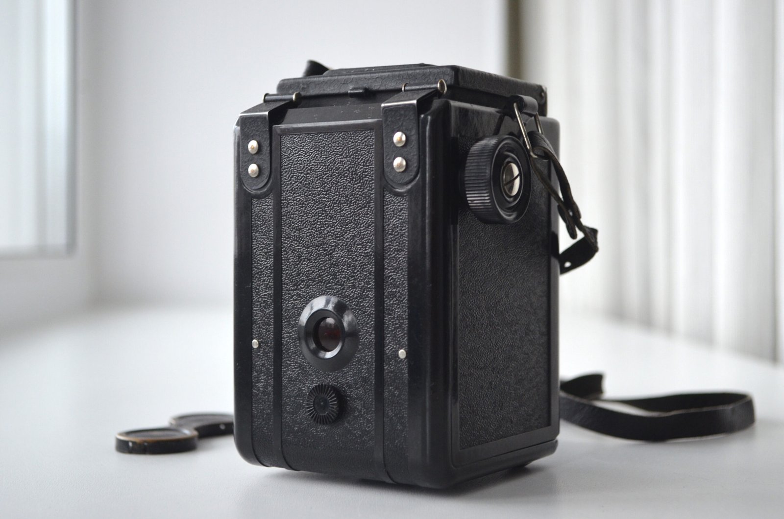 LUBITEL LOMO Soviet TLR Camera Medium Format 6x6. S/N: 55072834 - Image 3
