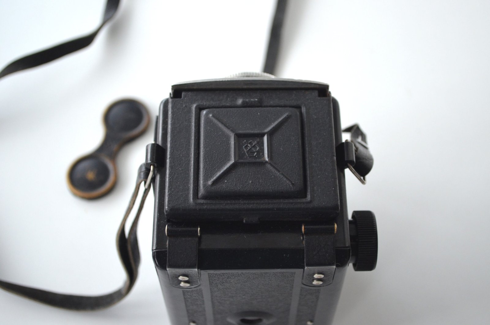 LUBITEL LOMO Soviet TLR Camera Medium Format 6x6. S/N: 55072834 - Image 6