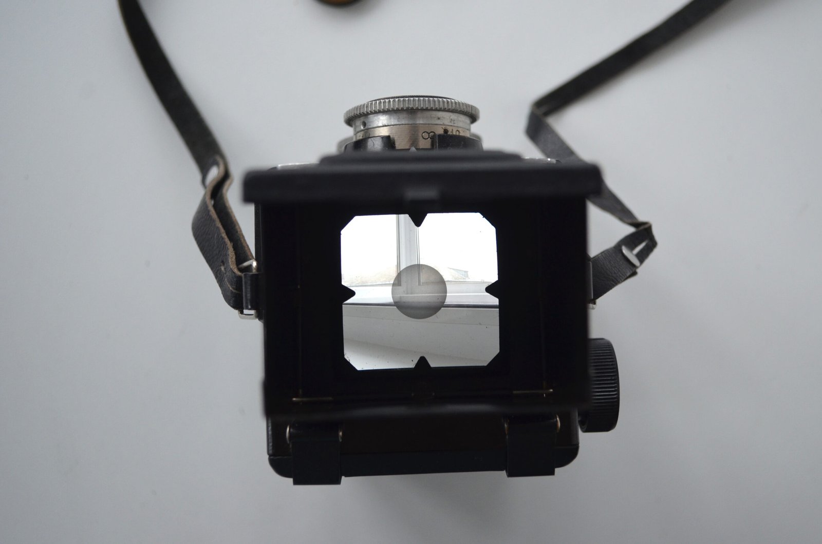 LUBITEL LOMO Soviet TLR Camera Medium Format 6x6. S/N: 55072834 - Image 7