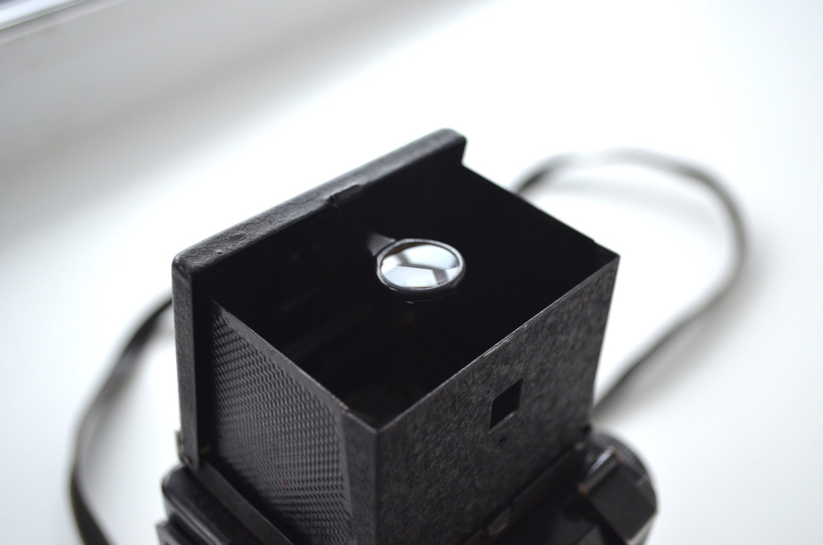 LUBITEL LOMO Soviet TLR Camera Medium Format 6x6. S/N: 55072834 - Image 8