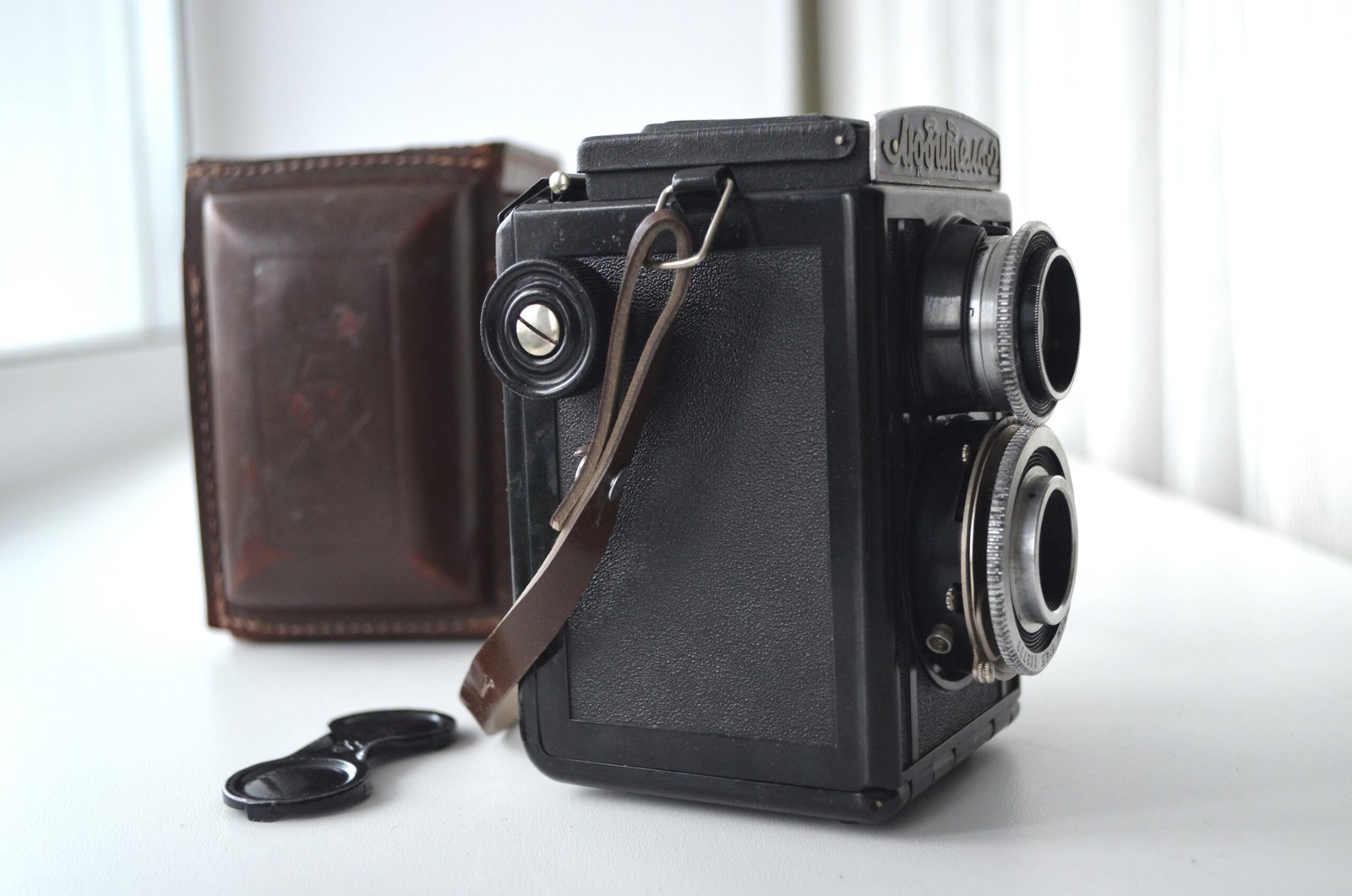 Lubitel 2 LOMO Soviet TLR Camera Medium Format 6x6 S/N: 113773 - Image 2