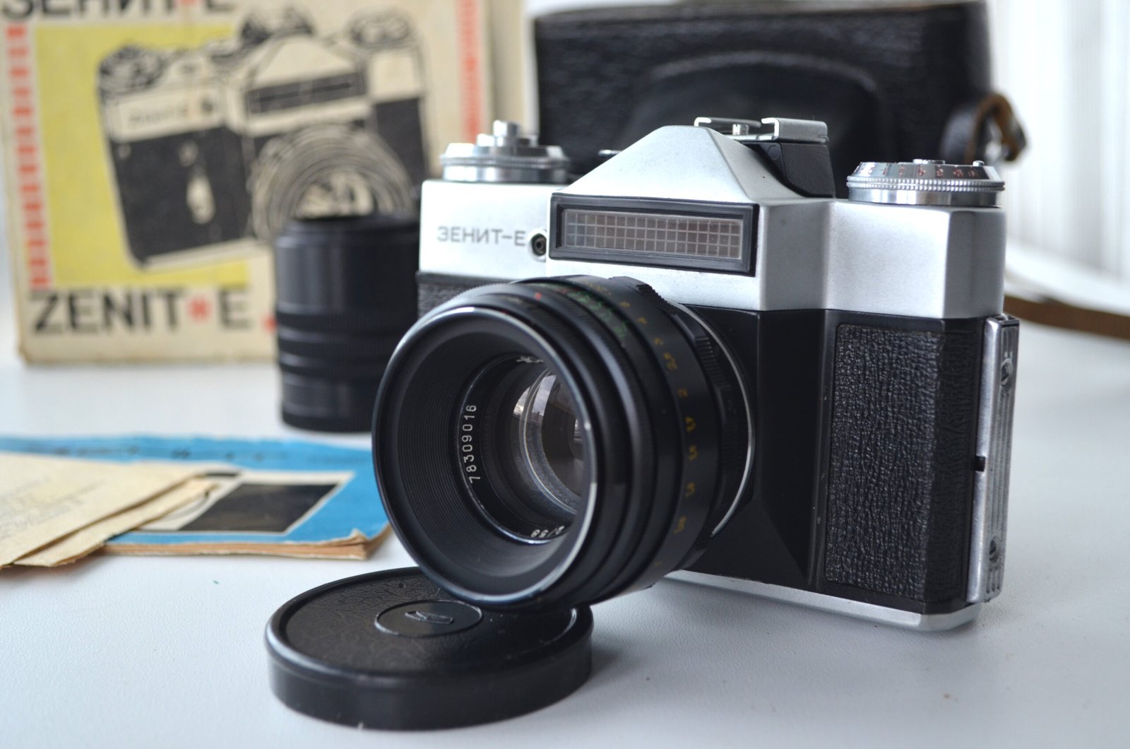 Zenit E Soviet 35mm SLR Camera with Helios 44-2 2/58mm Lens M42 original box