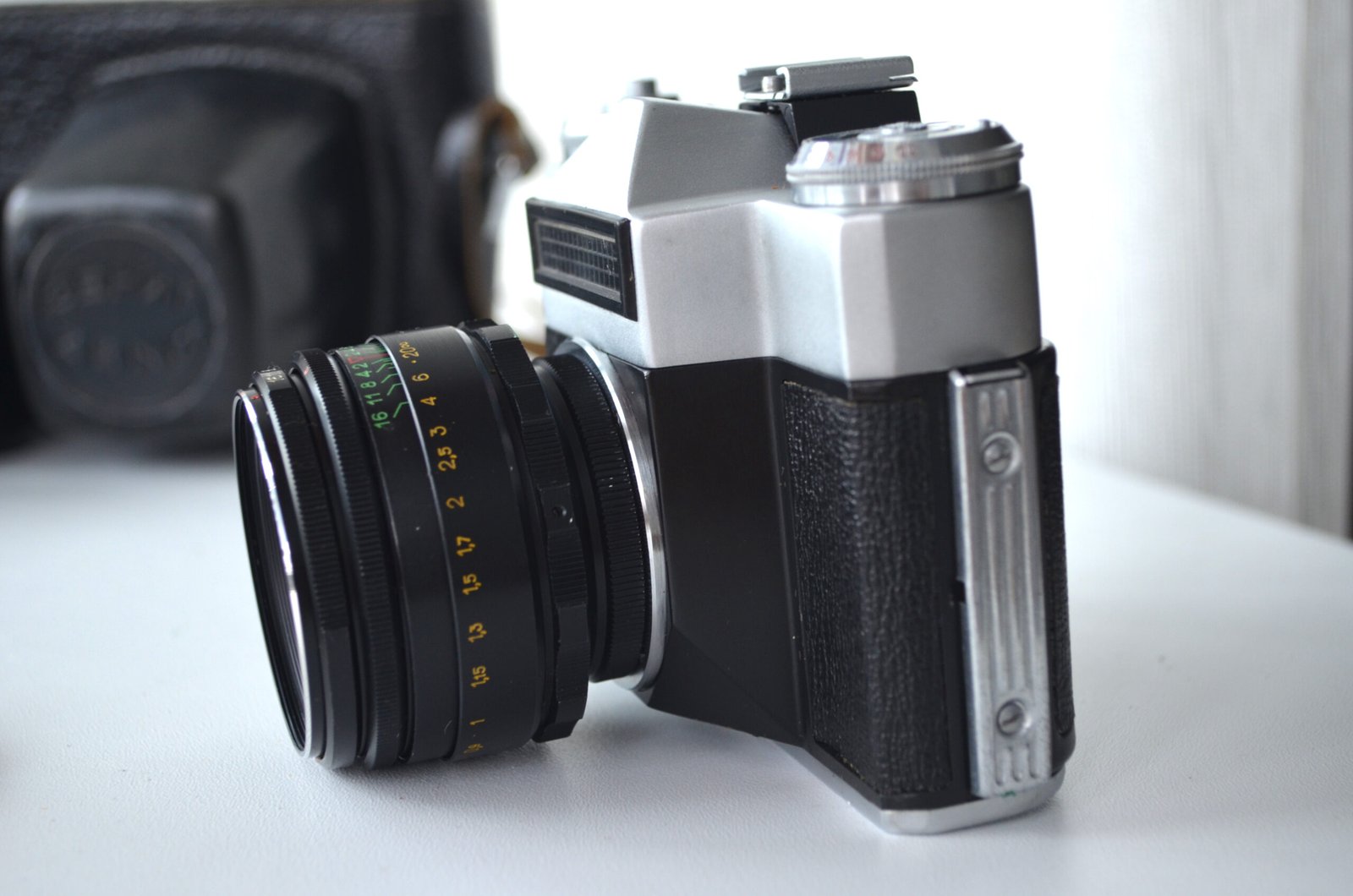 Zenit E Soviet 35mm SLR Camera with Helios 44-2 2/58mm Lens M42 original box - Image 3