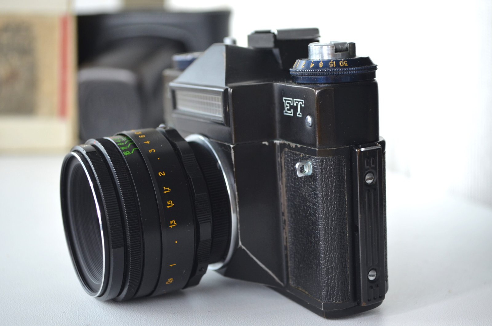 Zenit ET Soviet 35mm SLR Camera with Helios 44-2 2/58mm Lens M42 - Image 4