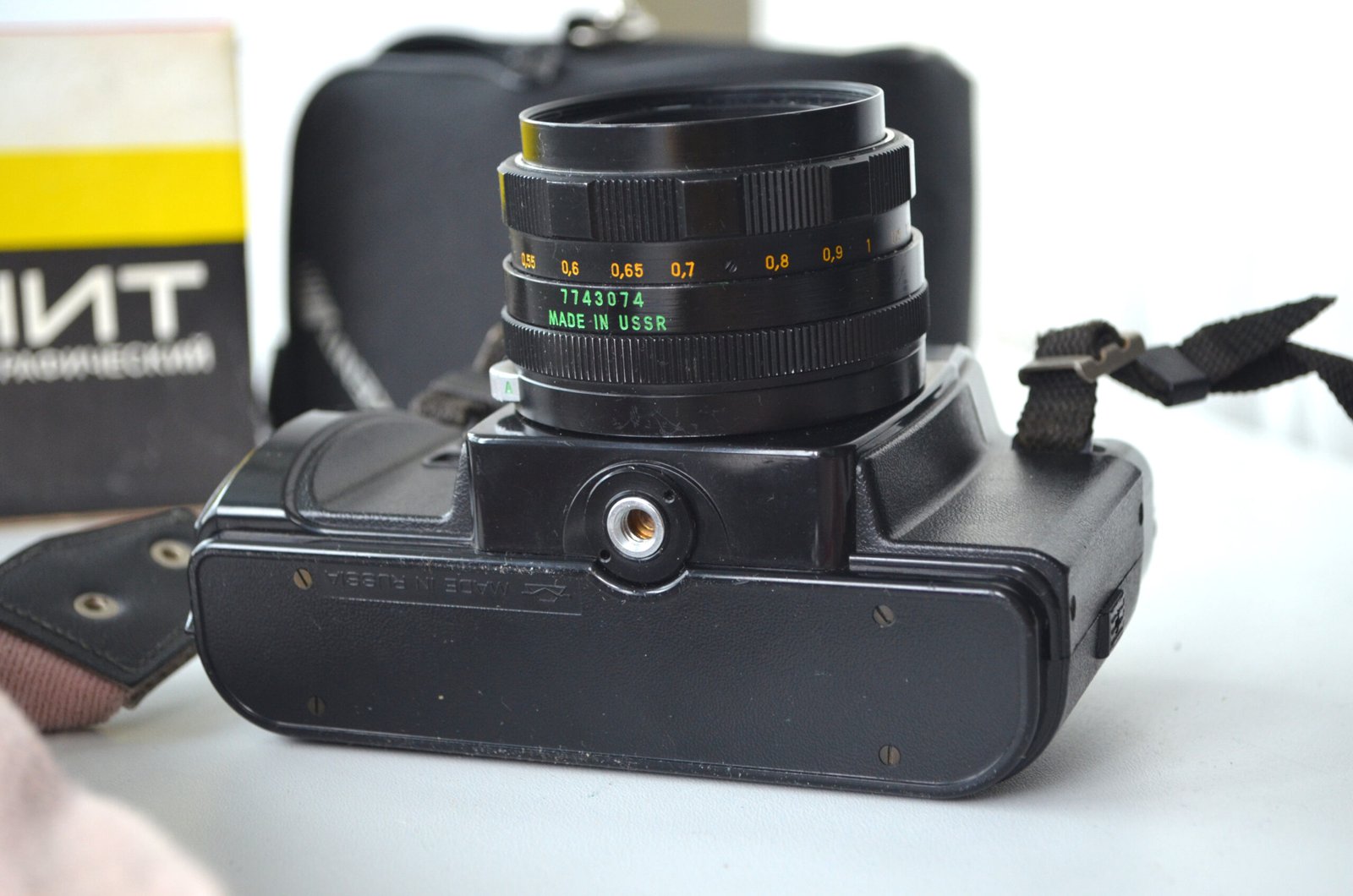 Zenit 122 Soviet 35mm SLR Camera with Helios 44m 2/58mm Lens M42 - Image 6