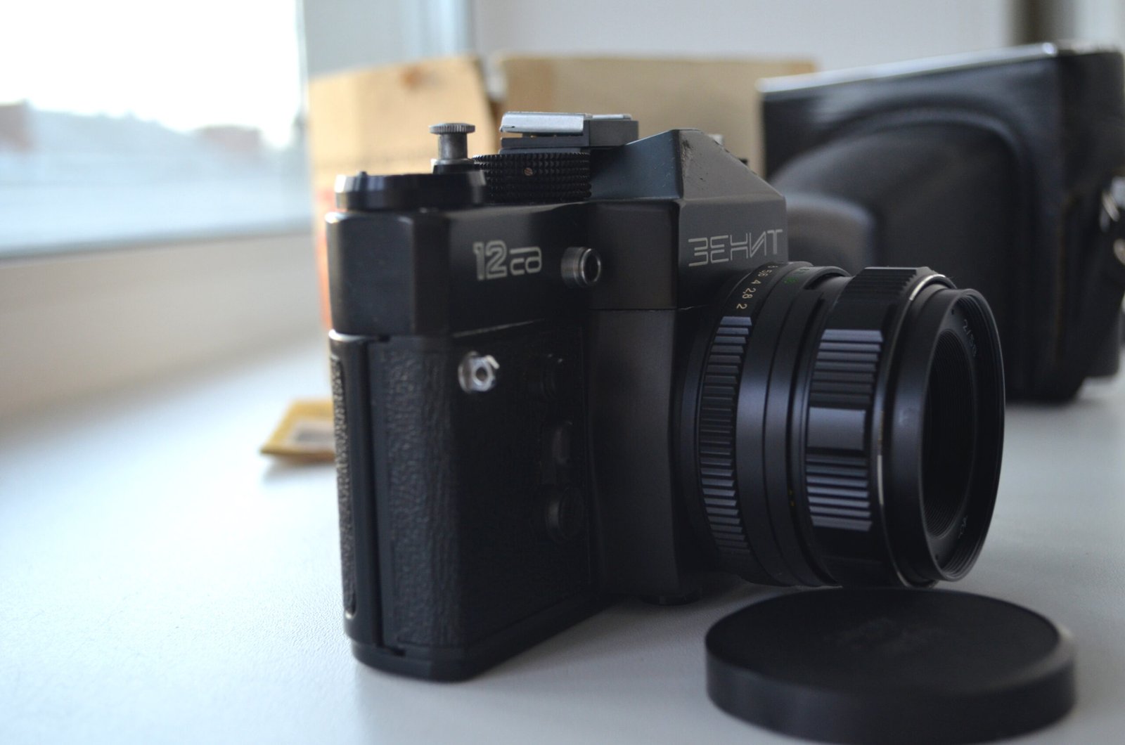 Zenit 12SD (12XP) Soviet 35mm SLR Camera with Helios 44m-4 2/58mm Lens M42 - Image 2