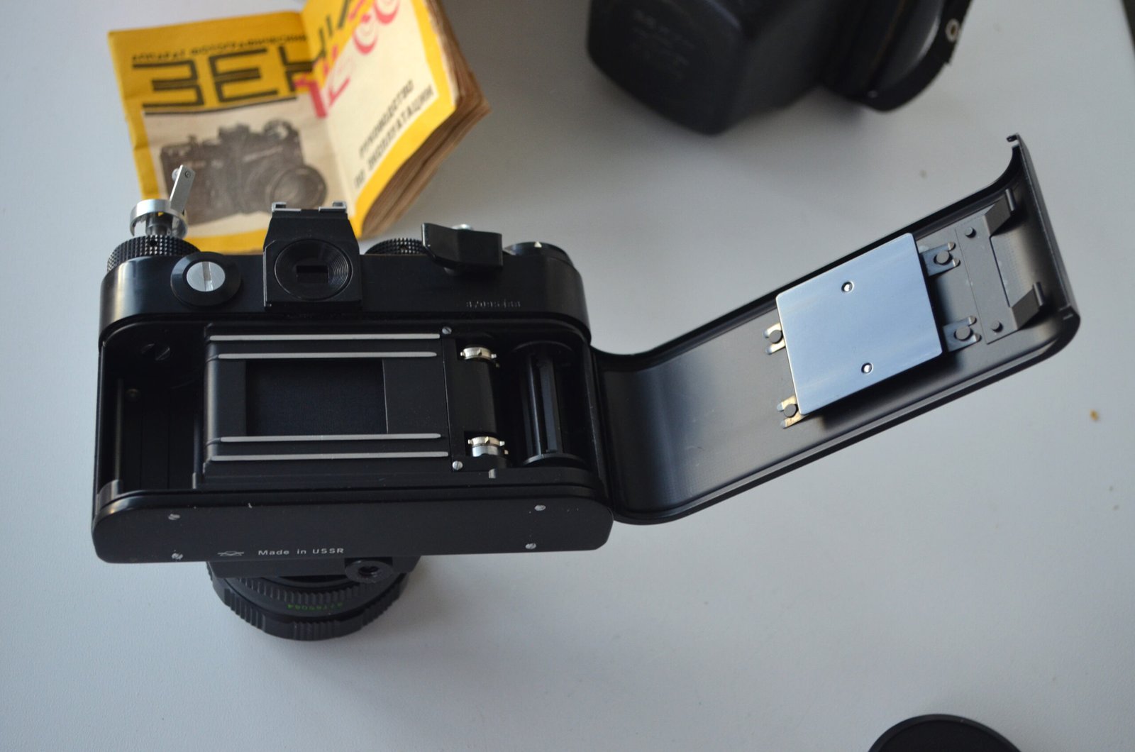 Zenit 12SD (12XP) Soviet 35mm SLR Camera with Helios 44m-4 2/58mm Lens M42 - Image 7