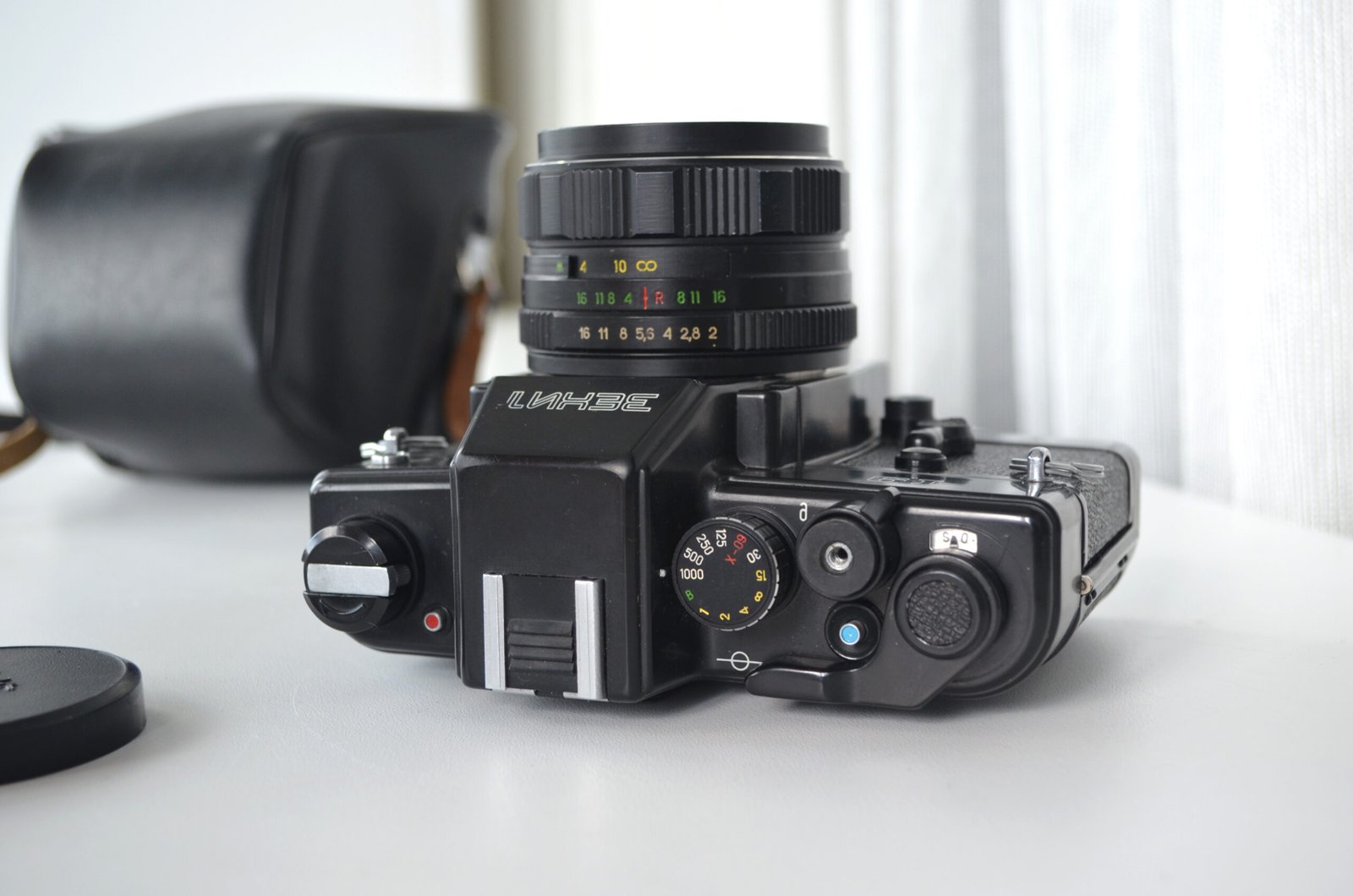 Zenit 19 Soviet 35mm SLR Camera with Helios 44m-4 2/58mm Lens M42 - Image 6