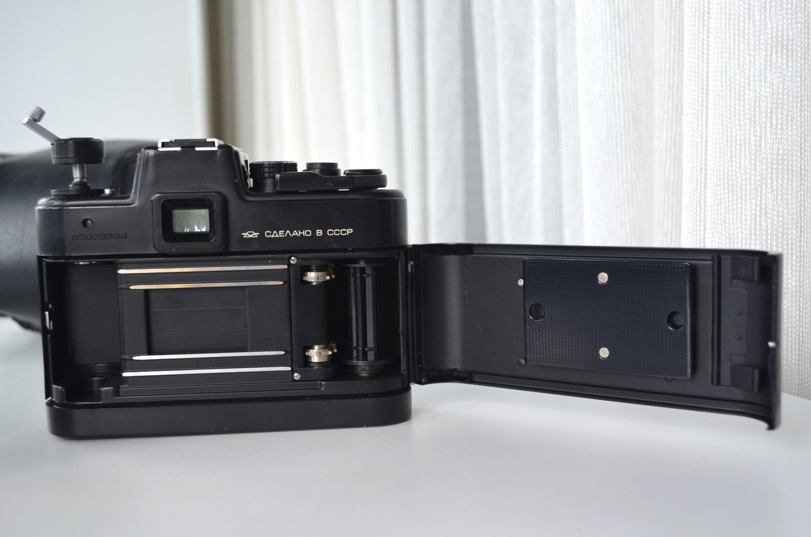 Zenit 19 Soviet 35mm SLR Camera with Helios 44m-4 2/58mm Lens M42 - Image 8