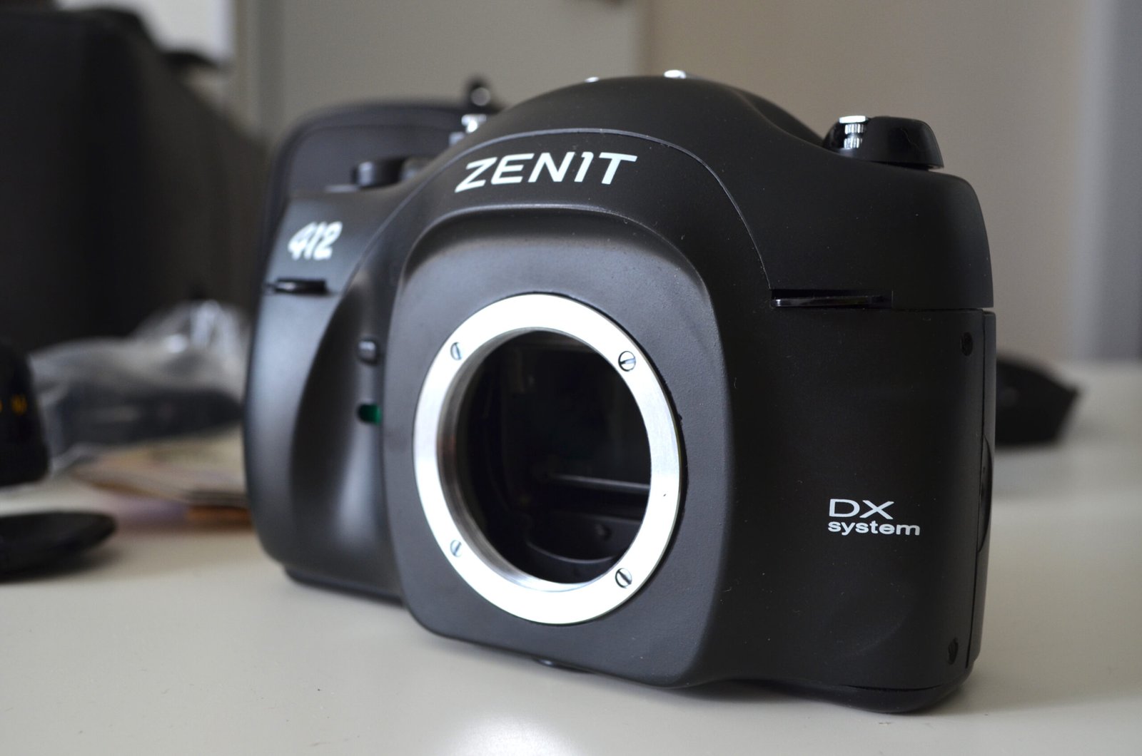 Zenit 412 Soviet 35mm SLR Camera with Zenitar M2s 2/50mm Lens M42 - Image 8