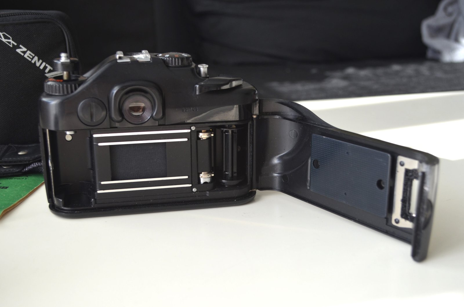 Zenit 212k Soviet 35mm SLR Camera with MC Zenitar K2 2/50mm Pentax K-mount - Image 8