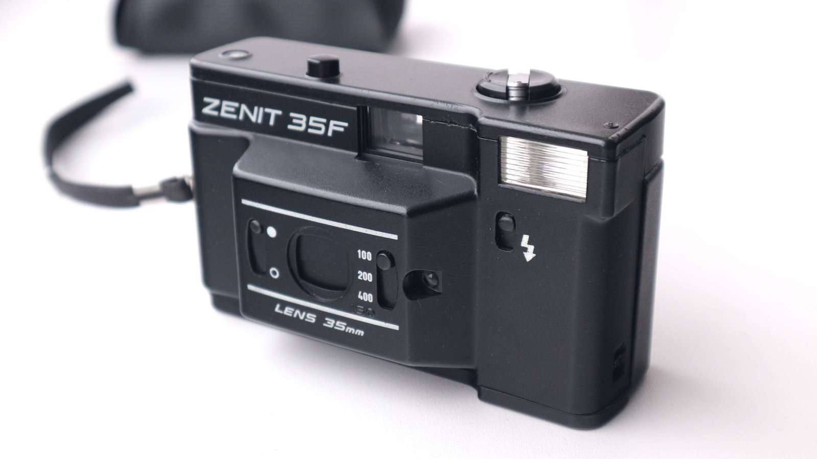 Zenit 35F 35mm Soviet Film Compact Camera - Image 2