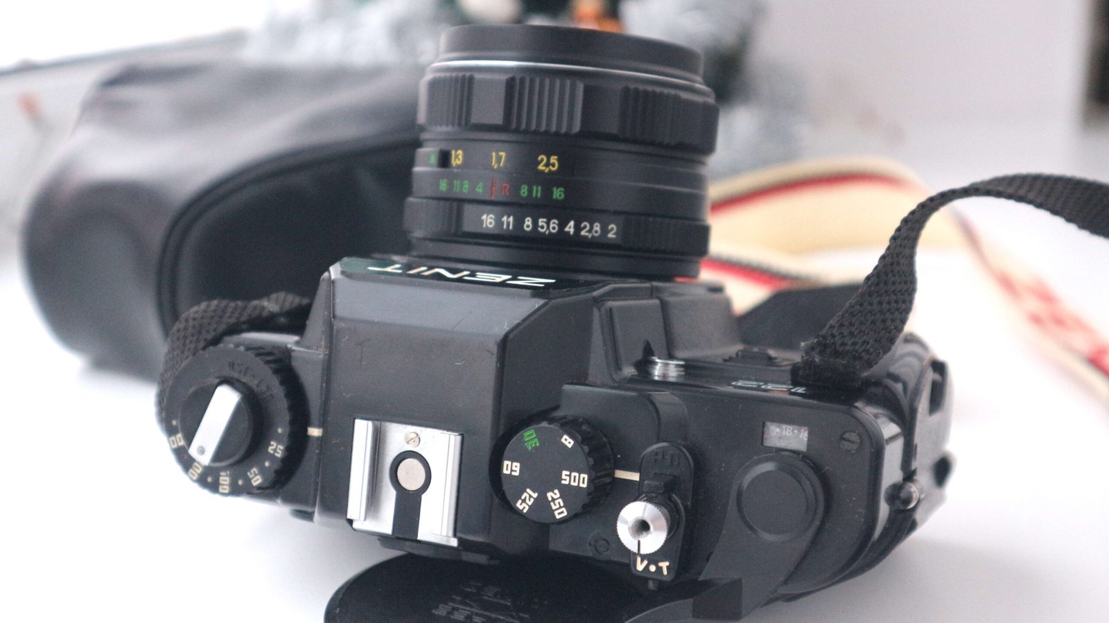 Zenit 122 Soviet 35mm SLR Camera with Helios 44m-4 2/58mm Lens M42 - Image 4