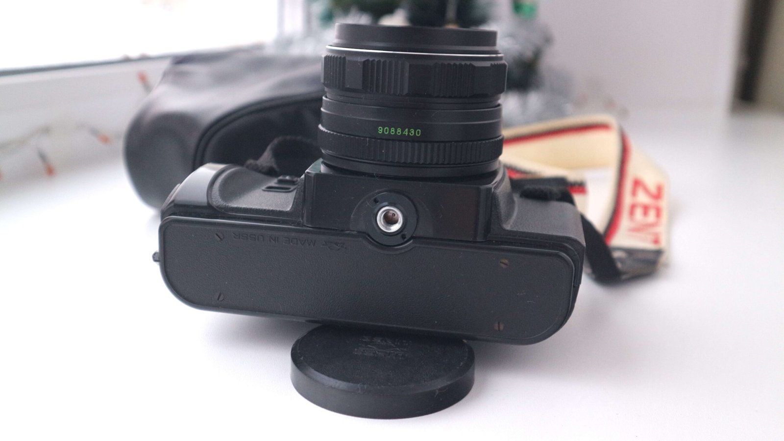 Zenit 122 Soviet 35mm SLR Camera with Helios 44m-4 2/58mm Lens M42 - Image 6