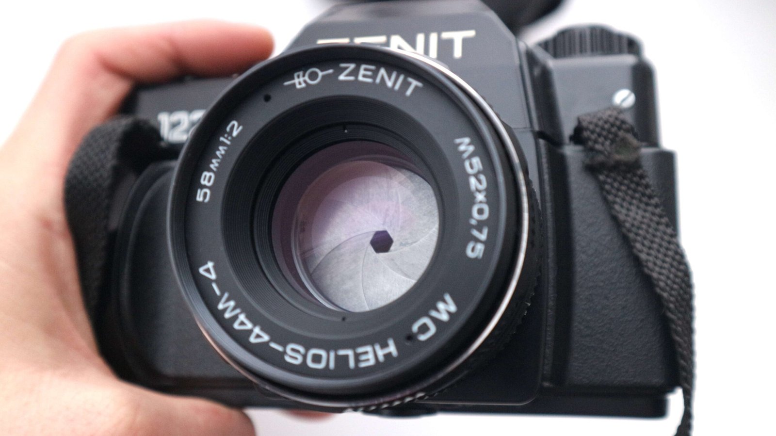 Zenit 122 Soviet 35mm SLR Camera with Helios 44m-4 2/58mm Lens M42 - Image 3