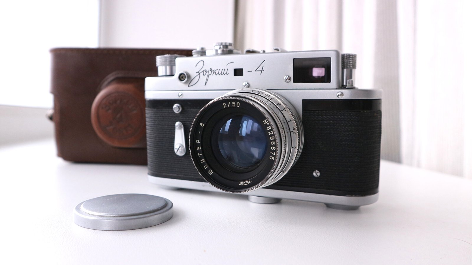 Zorki 4 Soviet Rangefinder Camera 35mm with Jupiter 8 2/50mm S/N 62108502