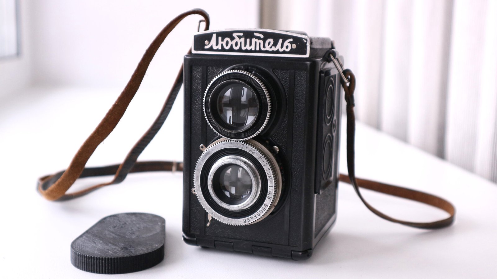 Lubitel Soviet TLR Camera Medium Format 6x6 S/N: 55098498