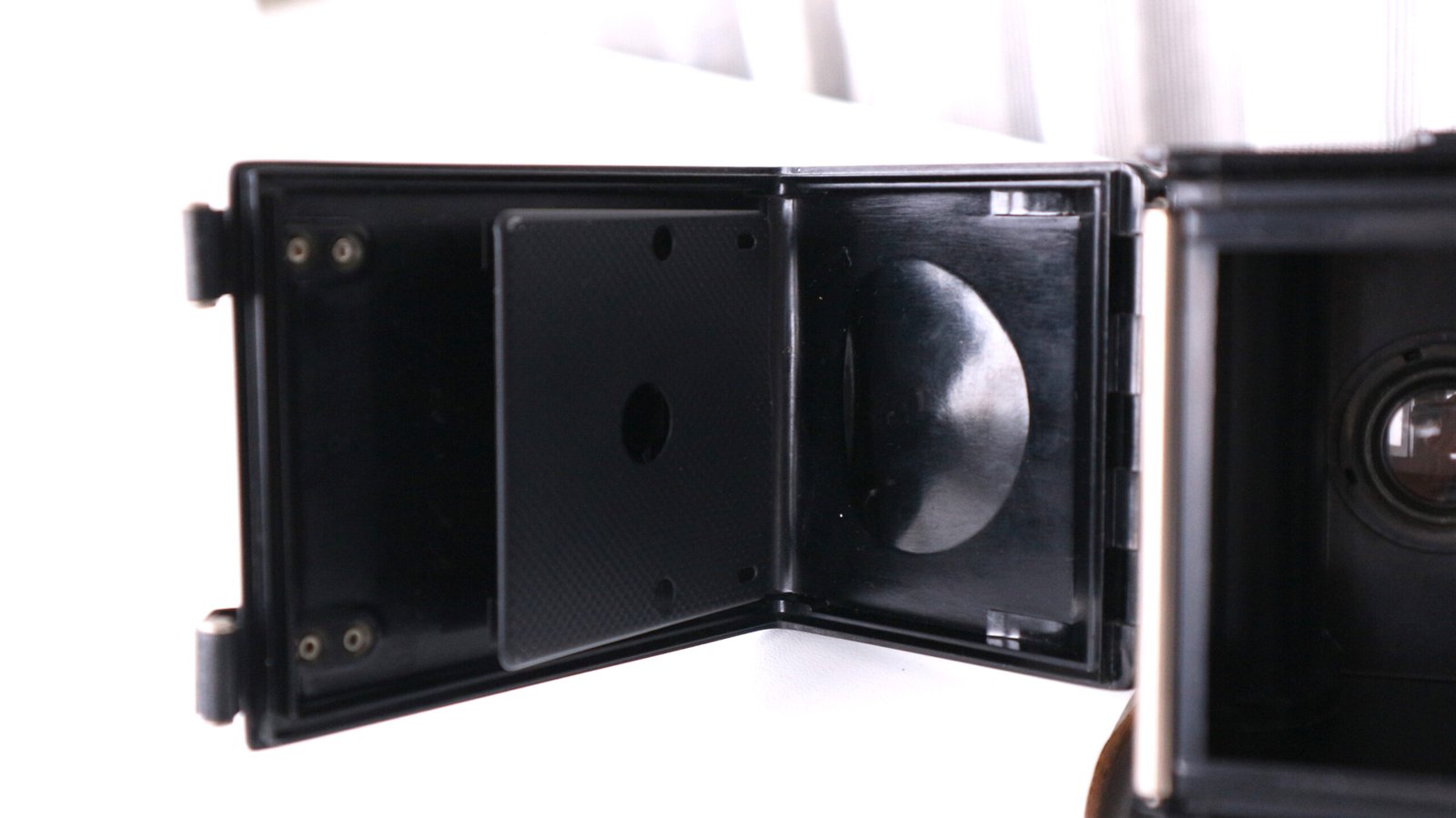 Lubitel Soviet TLR Camera Medium Format 6x6 S/N: 55098498 - Image 9