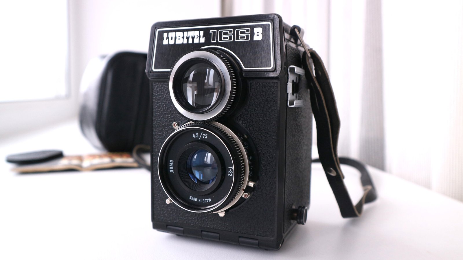 Lubitel 166 B LOMO TLR Camera Medium Format 6x6. S/N: 83521625 - Image 9