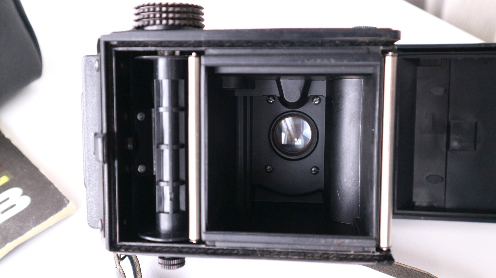 Lubitel 166 B LOMO TLR Camera Medium Format 6x6. S/N: 83521625 - Image 4