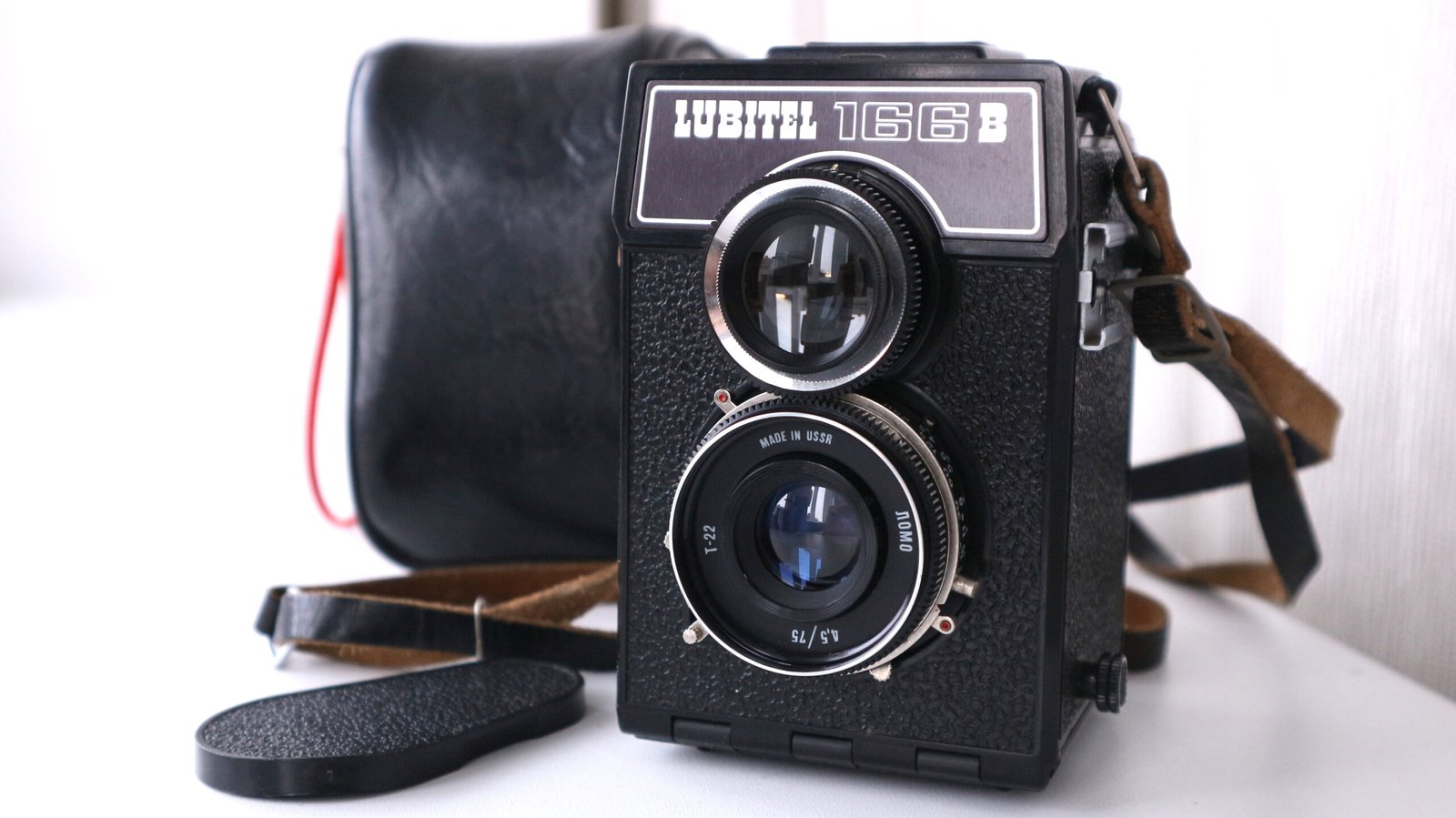 Lubitel 166 B LOMO TLR Camera Medium Format 6x6. S/N: 81710072