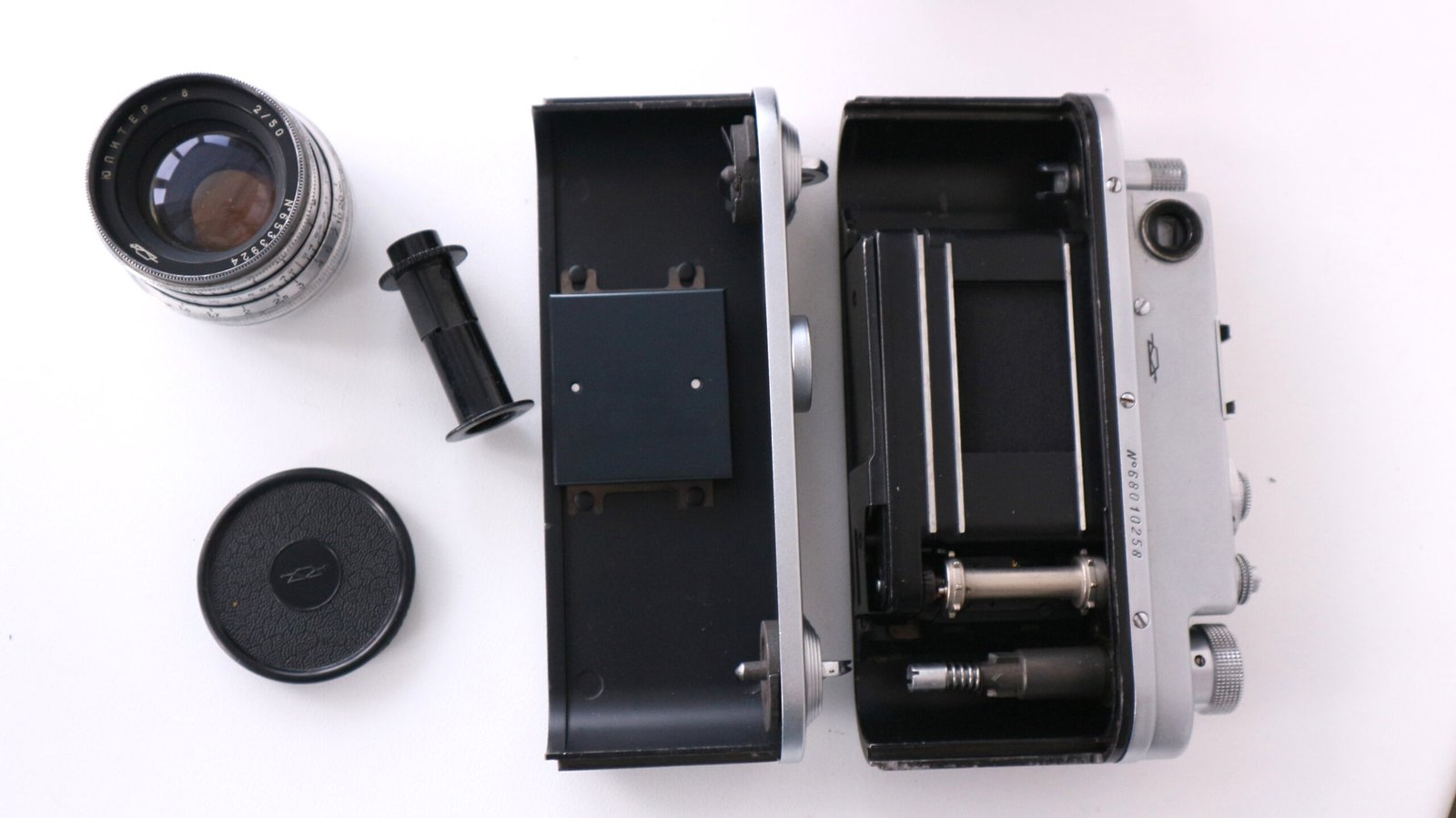 Zorki 4 Soviet Rangefinder Camera 35mm with Jupiter 8 2/50mm S/N 68010258 - Image 6